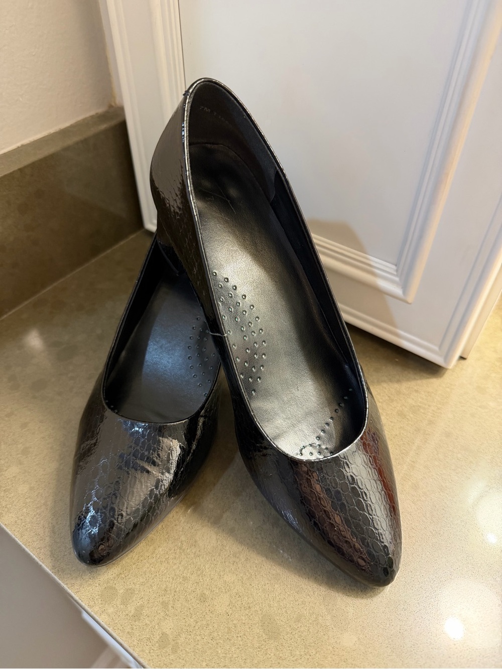 Trotters Black Patent Pointed-Toe Pumps